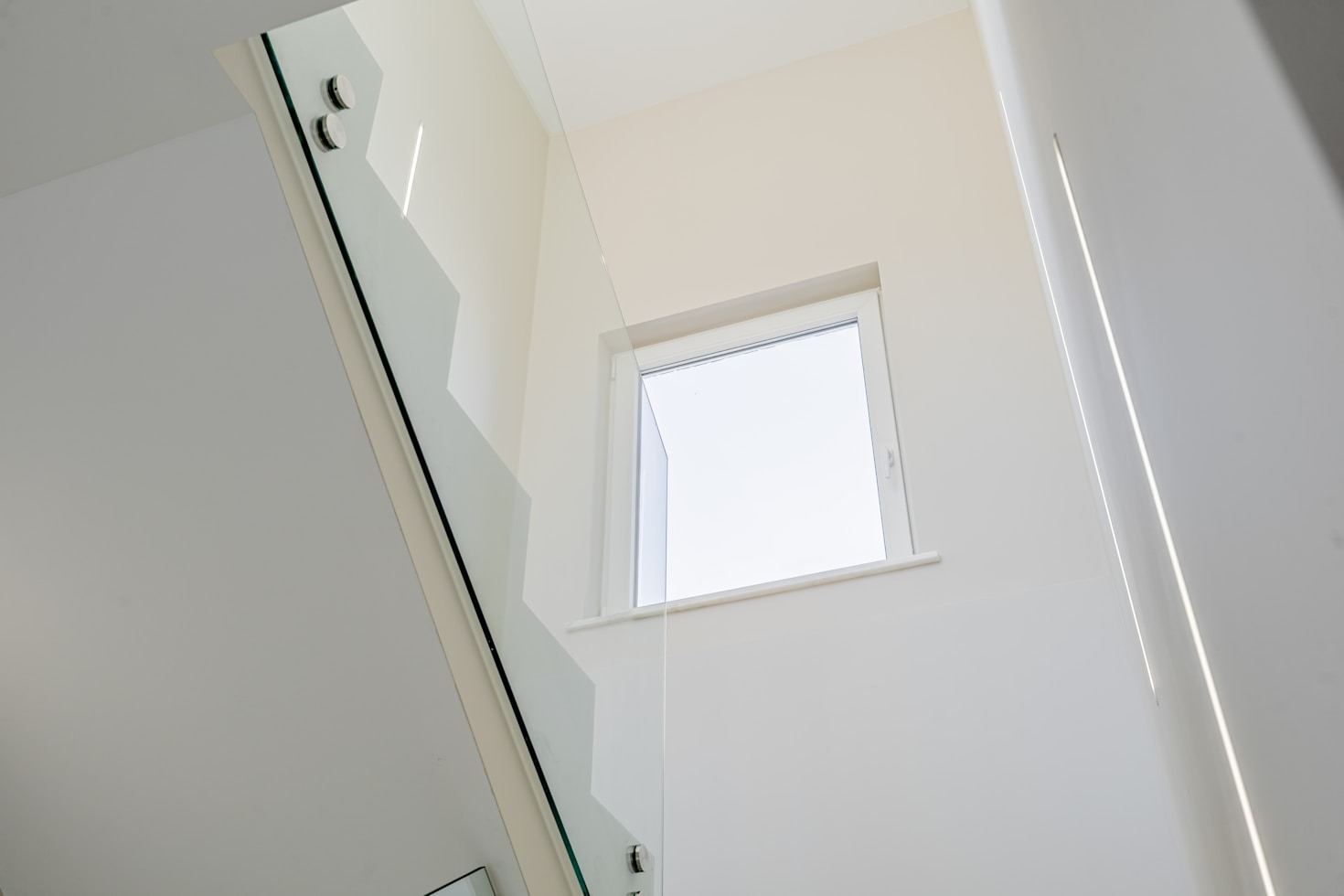 Modern Staircase Railings For Architectural Impact