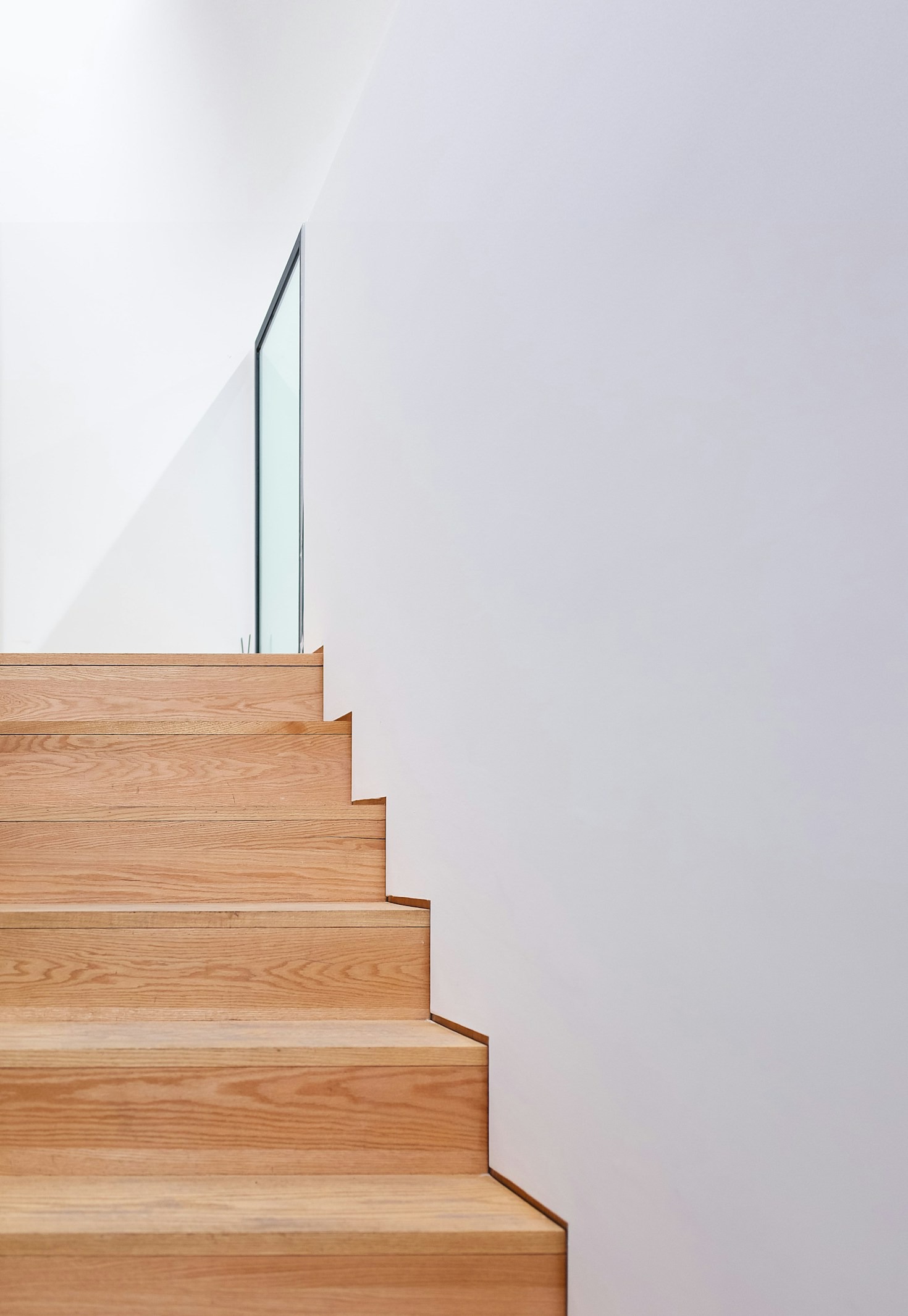 Why Precision Craftsmanship Matters For Interior Glass